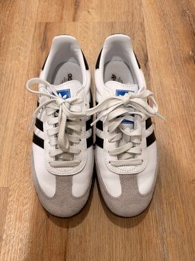 Adidas Samba OG with gray suede overlays & gum sole